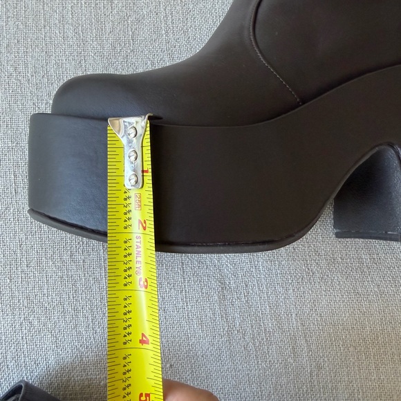 Revolve NWT Paloma Barcelo Brown wedge Platform great style comfortable boots❤️ - Picture 6 of 10